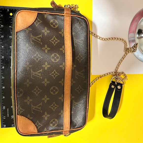 Louis Vuitton Vintage Brown and Tan Monogram Shoulder Bag - Picture 9 of 13